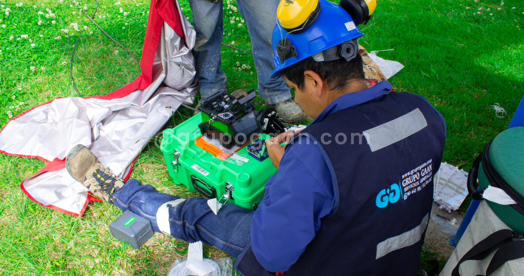 Fusionamiento de fibra óptica para sistemas de videovigilancia - Grupo Gaan Servicios Generales