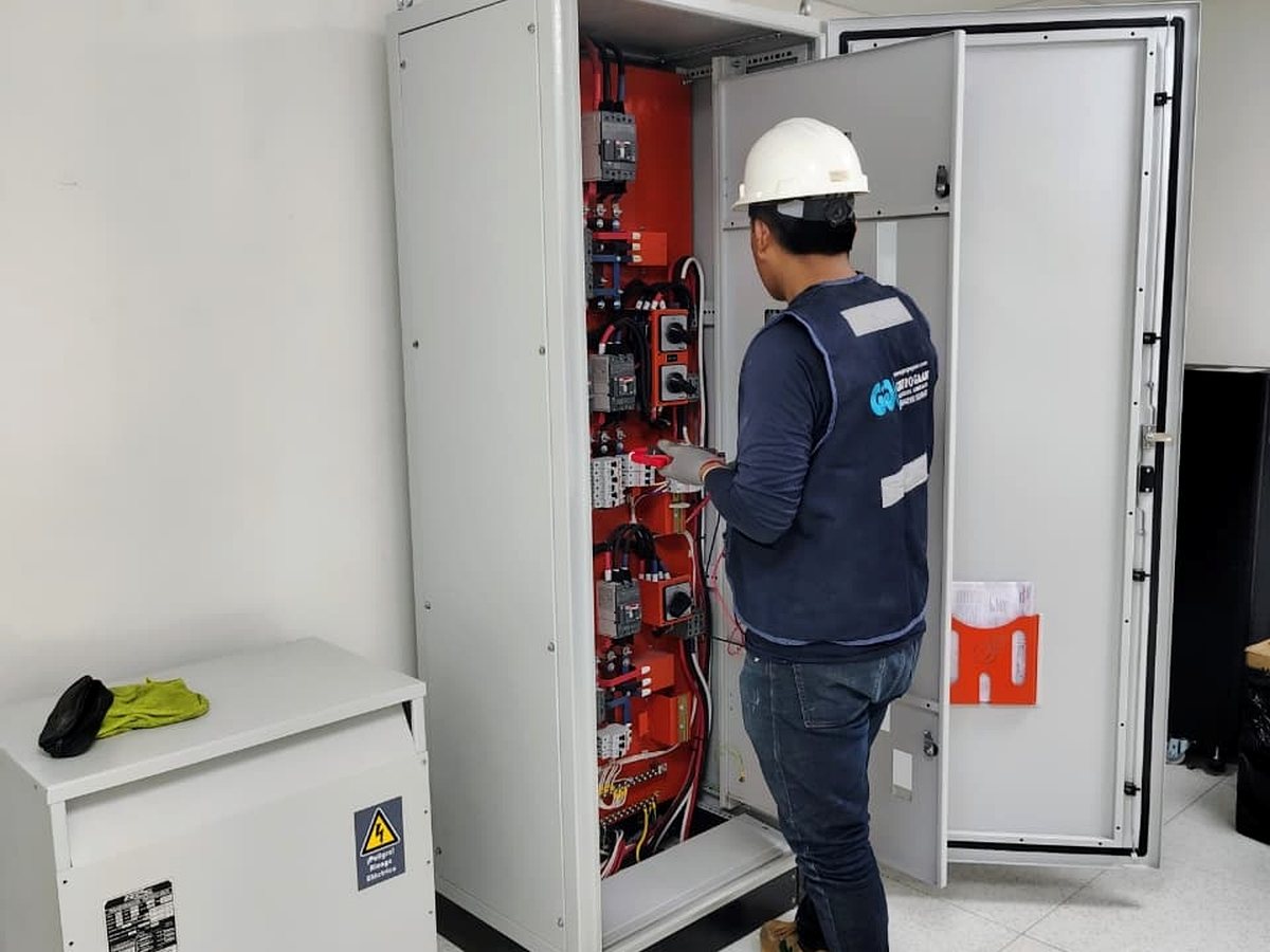 Diseño e implementación de tablero eléctrico para Data Center financiero